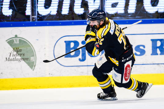 Södertäljes Nicolai Meyer jublar
