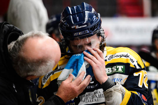Södertäljes Nicolai Meyer har ont