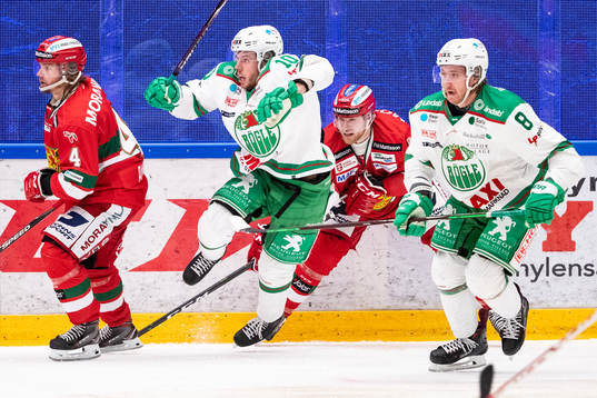 Moras Viktor Amnér och Rögles Matt Carey och Moras Adam