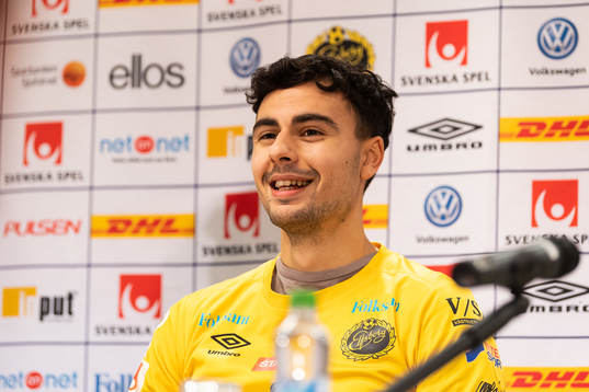 Deniz Hümmet