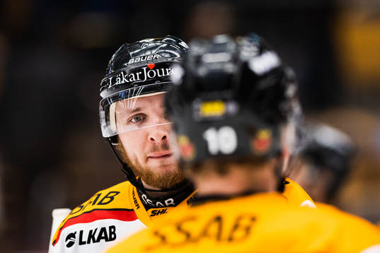 Luleås Robin Kovacs jublar