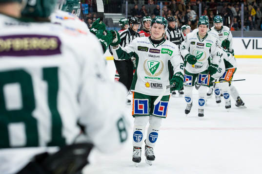 Färjestads Oskar Steen jublar