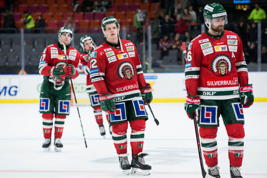 Frölundas Max Friberg och Jonathan Sigalet deppar
