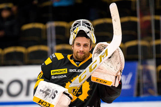 Skellefteås målvakt Mantas Armalis jublar