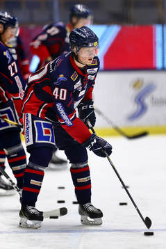 Linköpings Simon Lundmark före ishockeymatchen i SHL