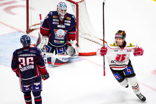 Örebros Christopher Mastomäki jublar