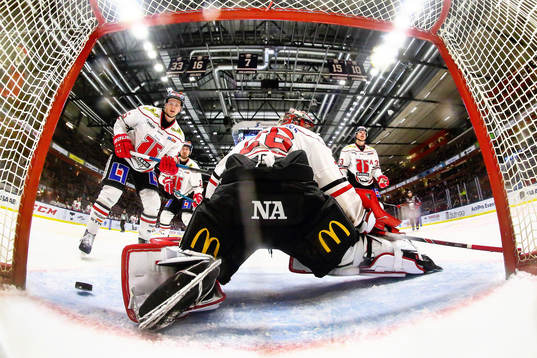 Mål 5-4 av Linköpings Broc Little förbi Örebros