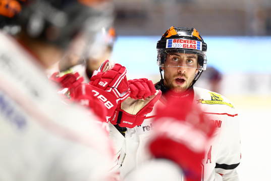 Örebros Aaron Palushaj jublar