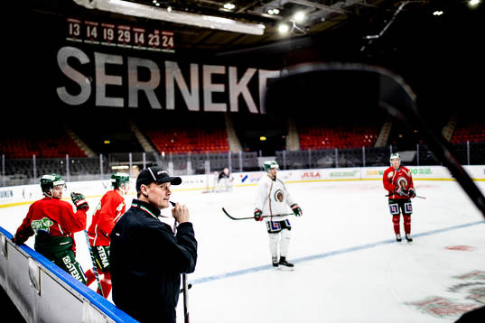 Tränaren Roger Rönnberg