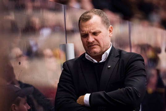 Brynäs tränare Magnus Sundquist deppar