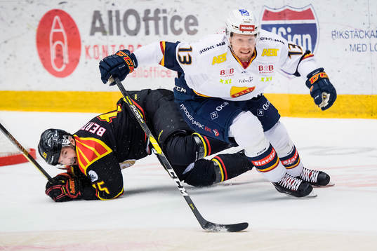 Brynäs Simon Bertilsson och Djurgårdens Petteri Wirtanen
