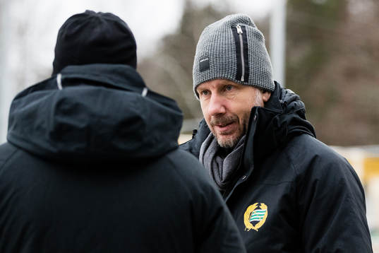 Hammarbys sportchef Jesper Jansson innan träningsmatchen i