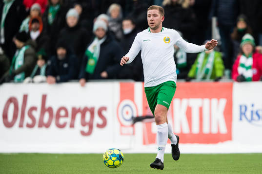 Hammarbys Darijan Bojanic med bollen