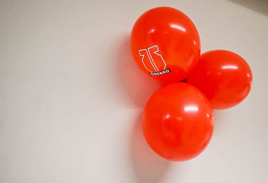 Ballonger med Örebro logotyp