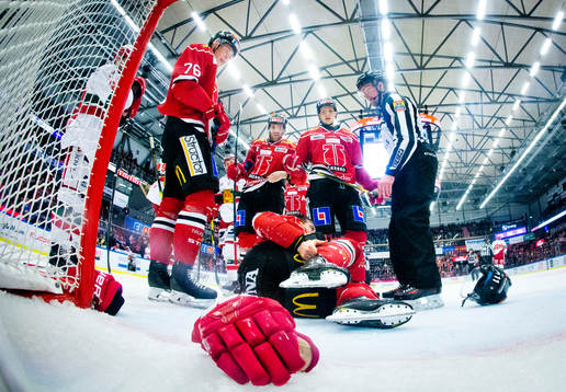 Örebros Aaron Palushaj deppar vid skada