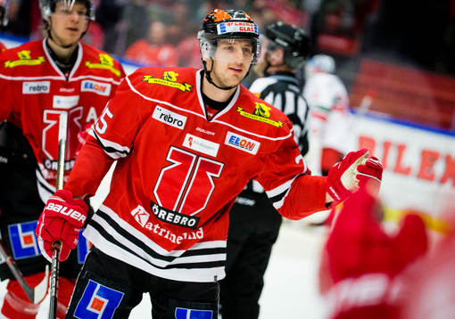 Örebros Anton Hedman gör 1-1 och jublar