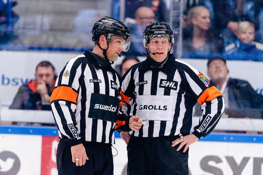Domare Mikael Nord och Domare Morgan Johansson
