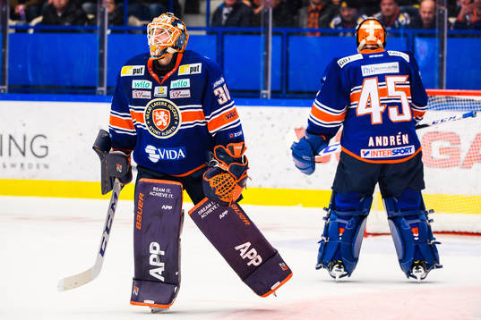 Växjös målvakt Viktor Fasth byter med målvakt Viktor