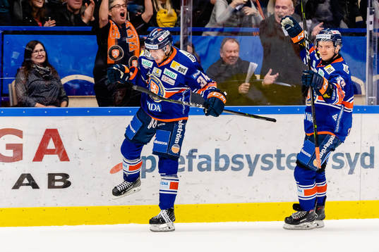 Växjös Niclas Burström jublar