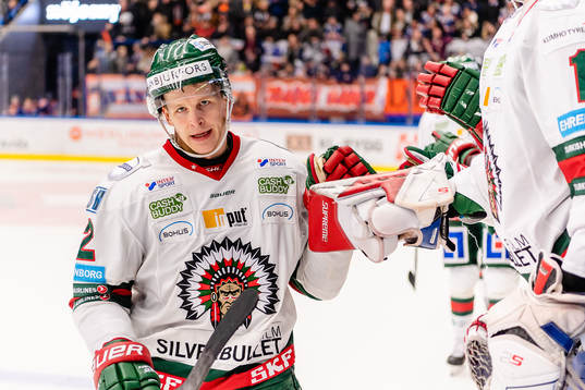 Frölunda Max Friberg jublar