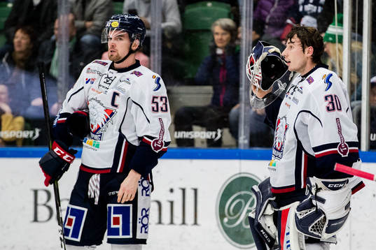 Linköpings Eddie Larsson och målvakt Jacob Johansson