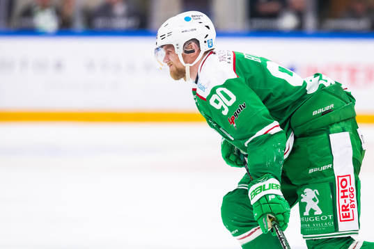 Rögles Ted Brithén grimaserar