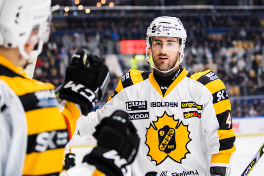 Skellefteås Bud Holloway jublar