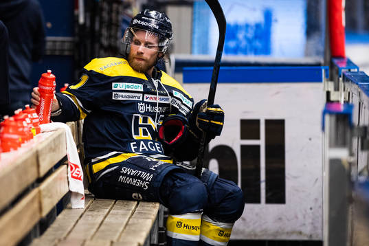 s Mattias Tedenby på bänken