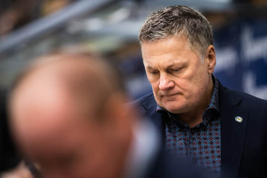 s tränare Stephan Lundh deppar