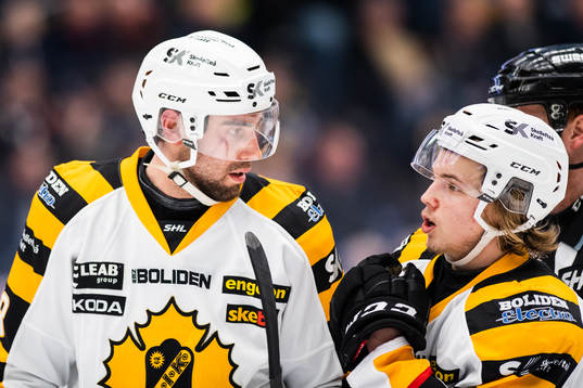 Skellefteås Johan Alm och Tim Söderlund i samtal