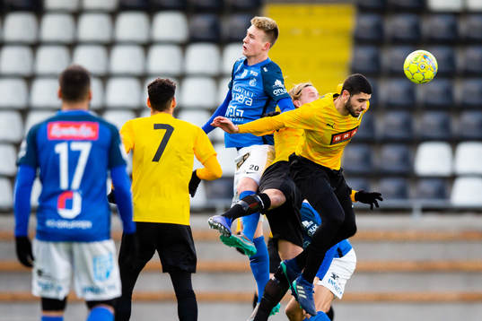 Häckens Aiham Ousou och Norrbys Hugo Svensson