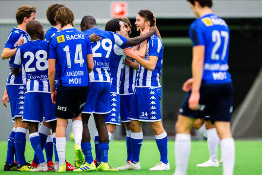 IFK Göteborgs Måns Saebbö jublar med lagkamrater