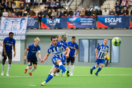 IFK Göteborgs Giorgi Kharaishvili missar en straff