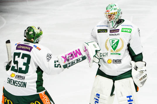 Färjestads målvakt Adam Werner  byter med målvakt Markus