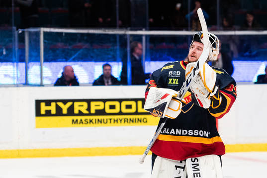 Djurgårdens målvakt Adam Reideborn jublar