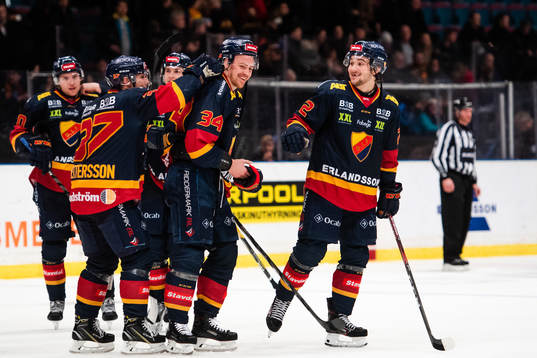 Djurgårdens Daniel Brodin och Emil Bemström jublar