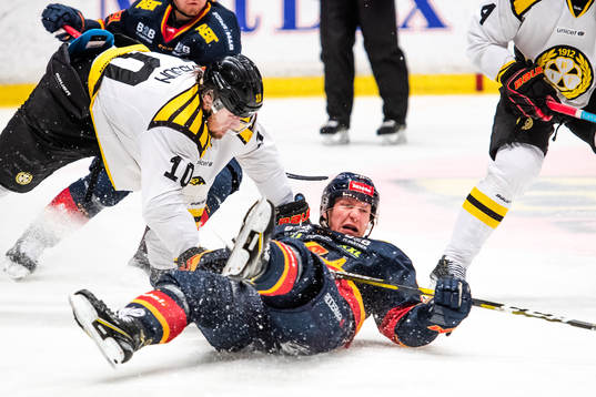 Brynäs Marcus Ersson och Djurgårdens Henrik Eriksson