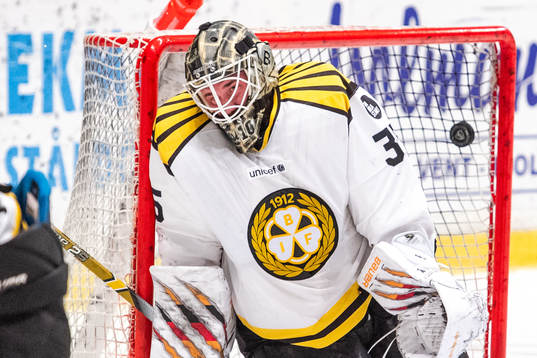 Brynäs målvakt David Rautio vid Djurgårdens 1-0 mål