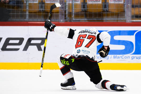 Malmö Redhawks Konstantin Komarek jublar