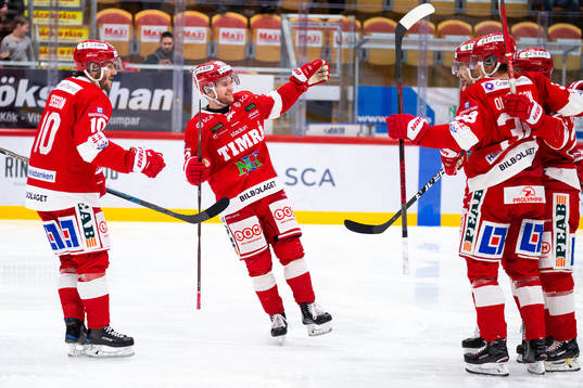 Timrås Emil Berglund och kamrater jublar