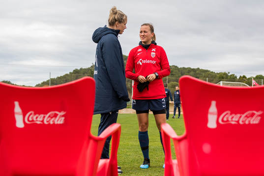 Elise Thorsnes and Kristine Minde of Norway
