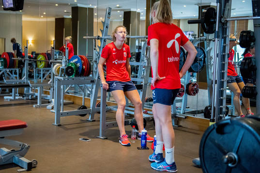 Synne Skinnes Hansen and Ina Gausdal of Norway