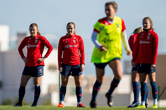 Emilie Bosshard Haavi, Guro Reiten and Caroline Graham