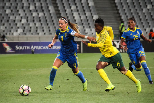 Kosovare Asllani of Sweden and Mamello Makhabane of South