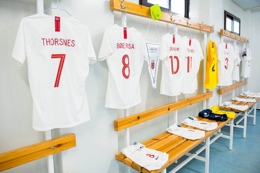 The shirts of Elise Thorsnes, Vilde Bøe Risa and Caroline