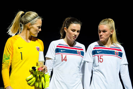 Goalkeeper Ingrid Hjelmseth, Ingrid Syrstad Engen and