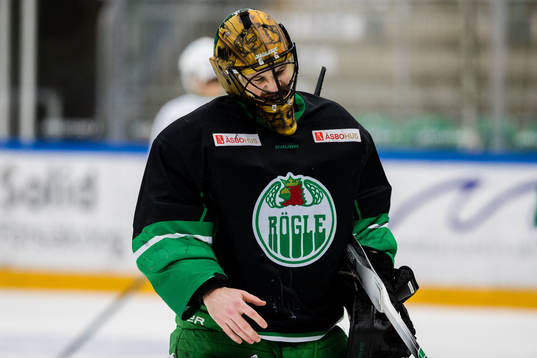 Rögles målvakt Justin Pogge grimaserar