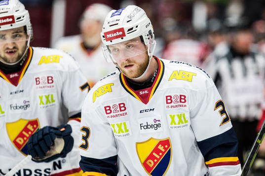 Djurgårdens Linus Hultström deppar
