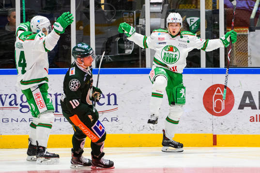 Rögles Samuel Jonsson jublar