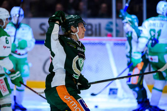 Färjestads Oskar Steen jublar